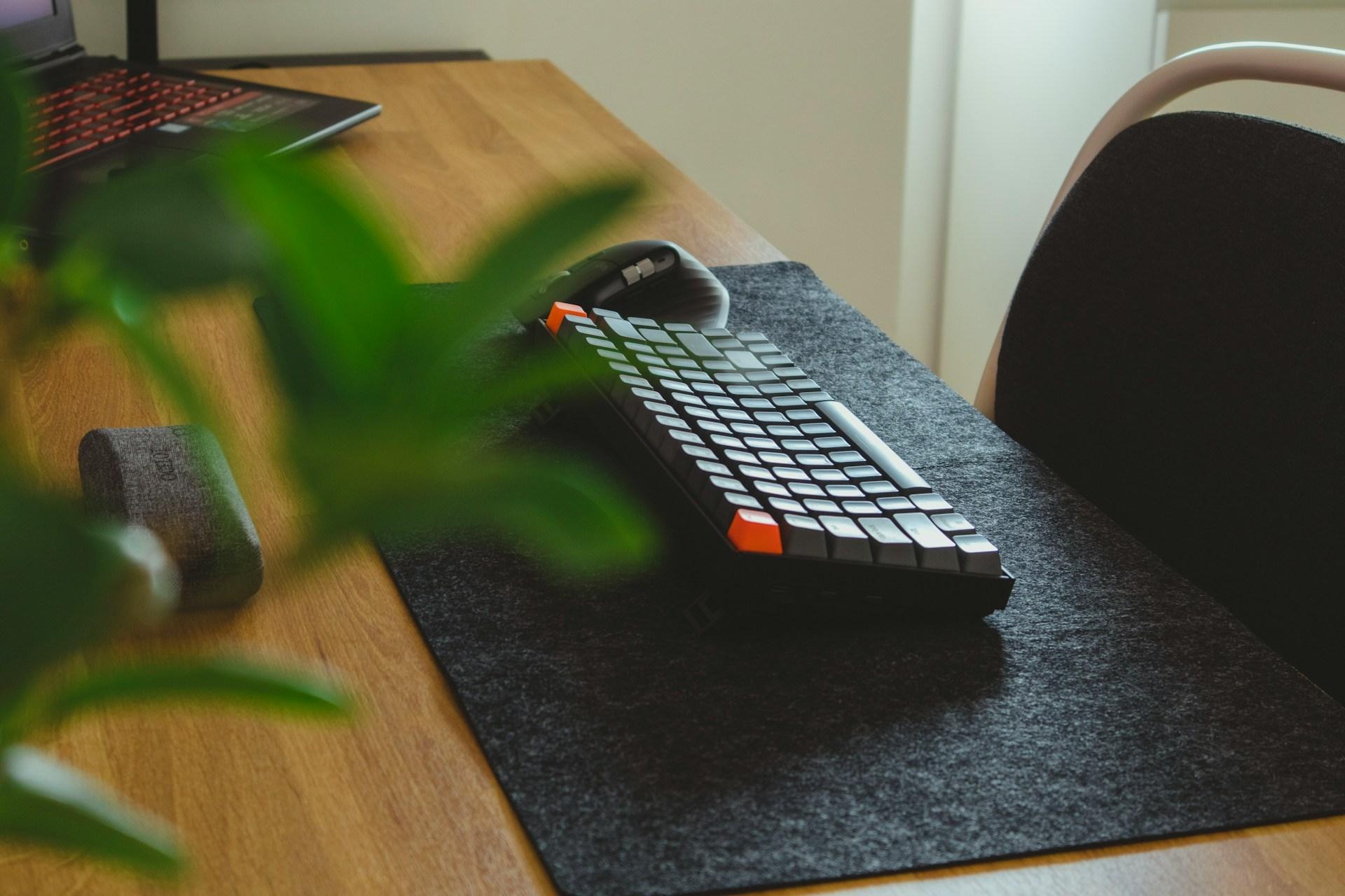 Desk mat