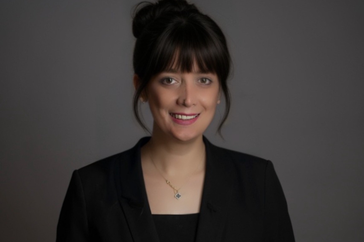  Dr. Elham Neisani Samani
