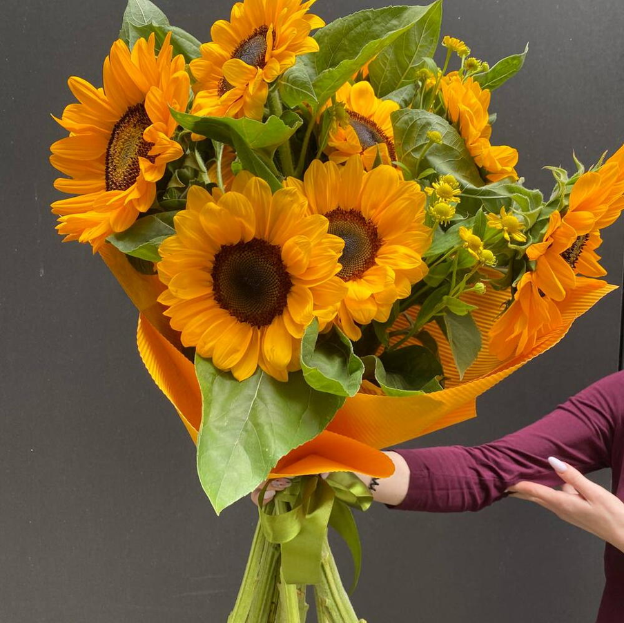 Sunflowers How to Choose an Original Bouquet in the UAE: Popular Flowers