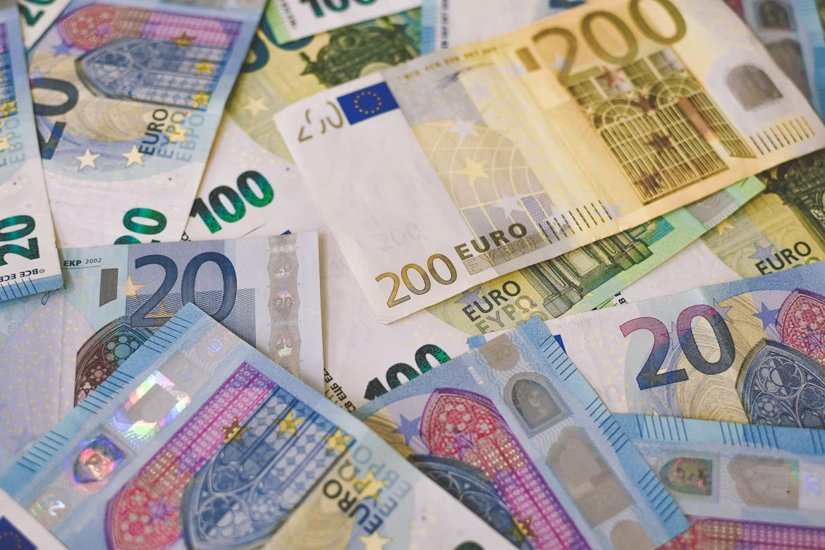 The news behind currency moves
