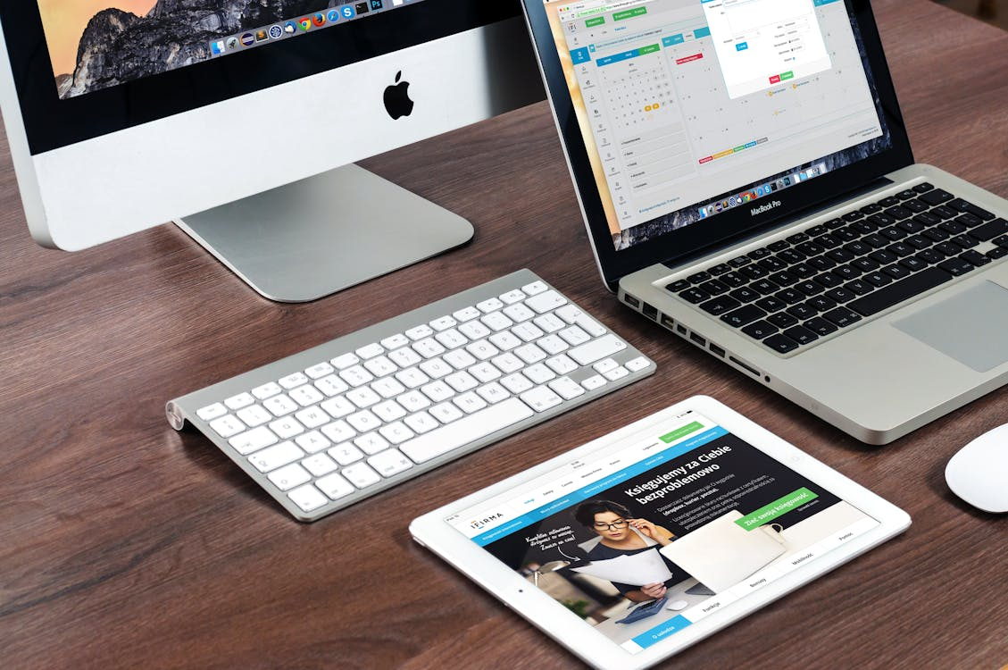 iMac and Macbook