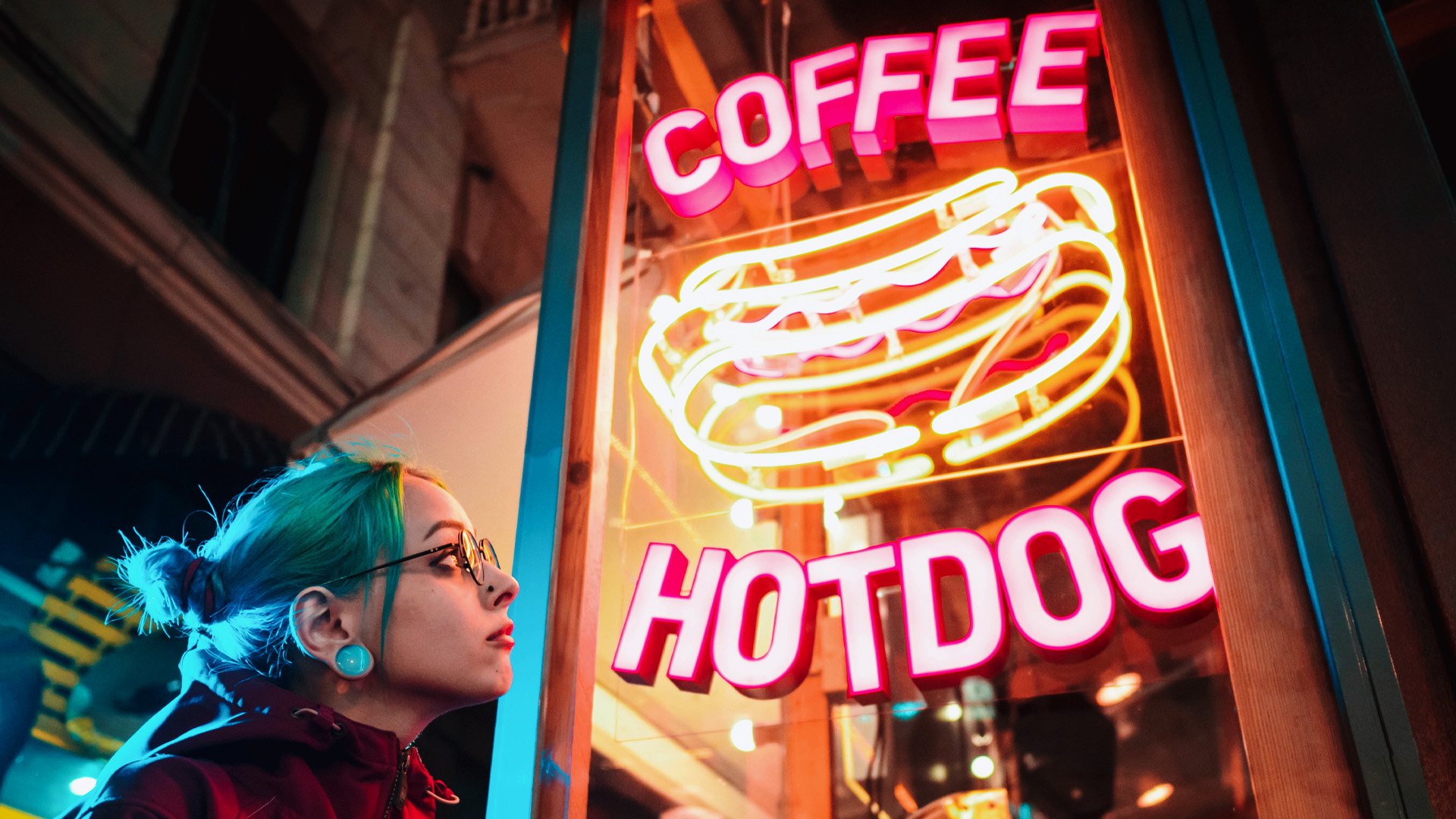 neon-sign-hotdog-logo
