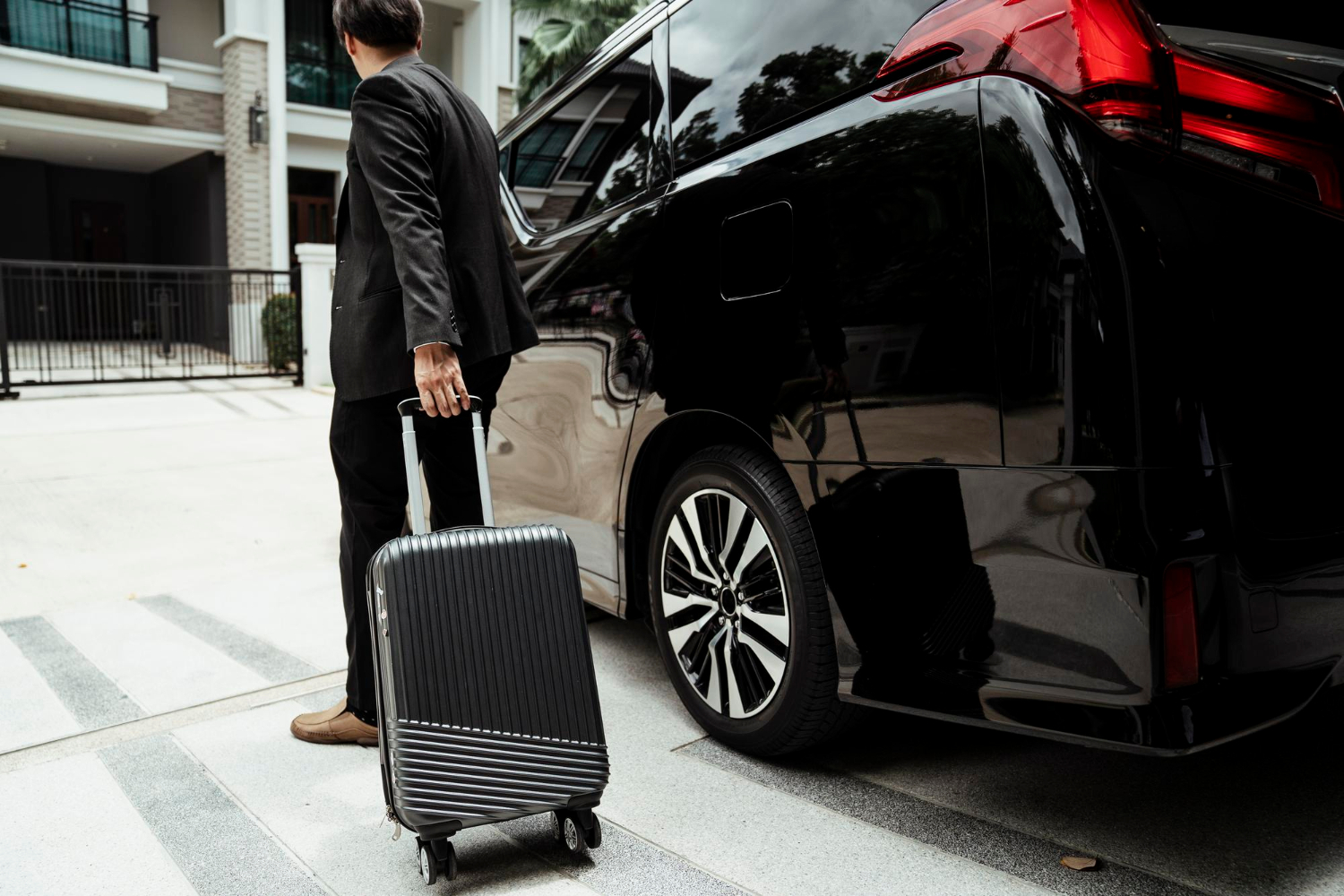  Private chauffeuring  and airport transfer &ndash; comfort at your fingertips
