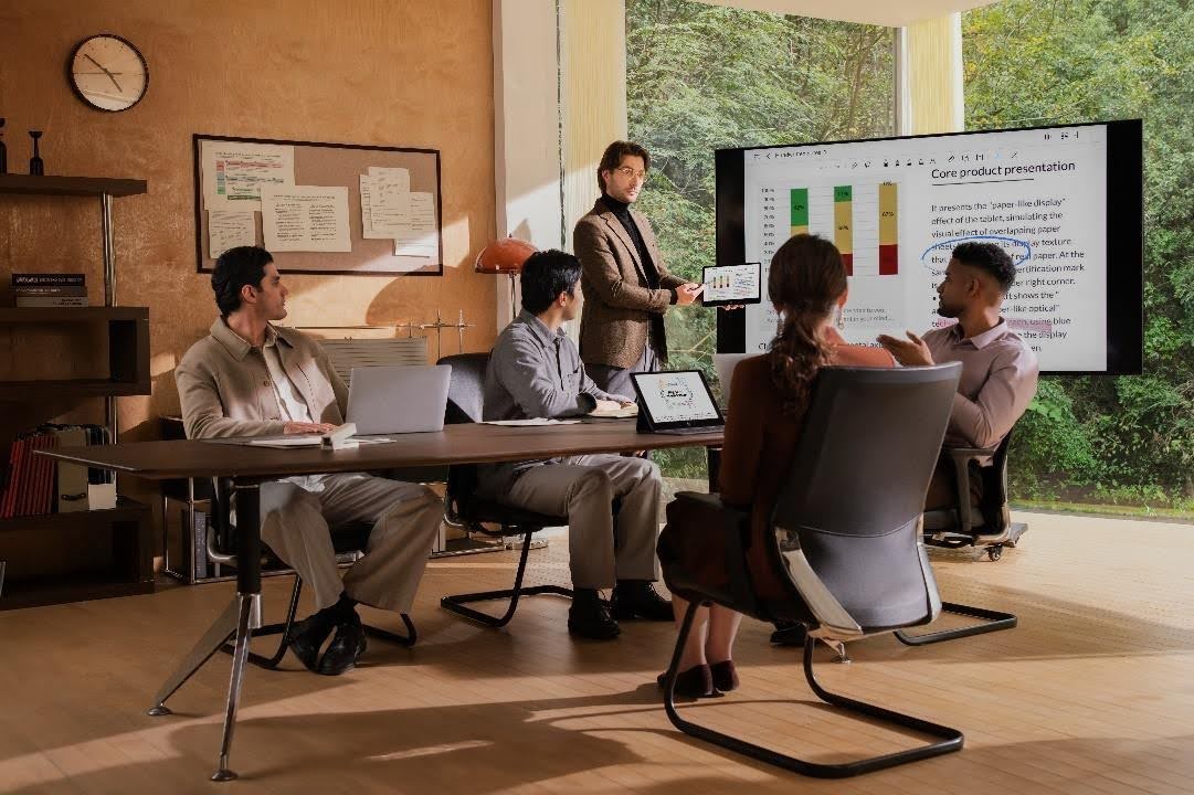 people in meeting